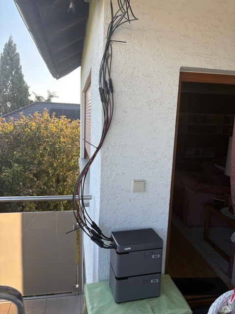 LIONSHEE balcony storage installed at a German residential property